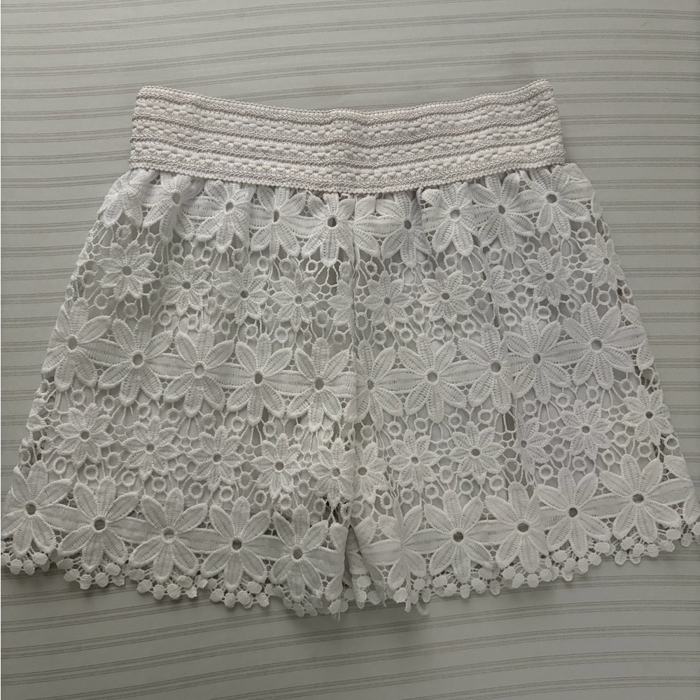 Elegant White Lace Women Shorts
